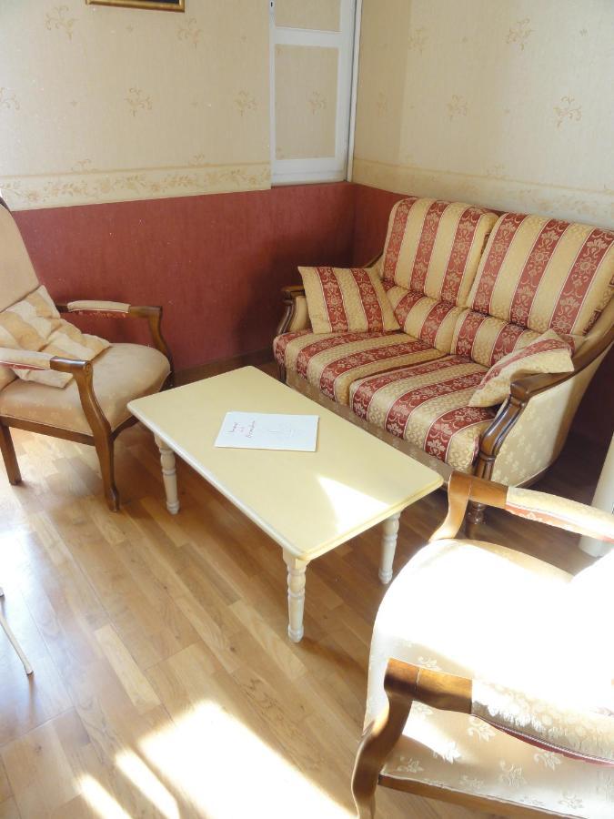 Logis Manoir De La Giraudiere Beaumont-en-Veron Ngoại thất bức ảnh