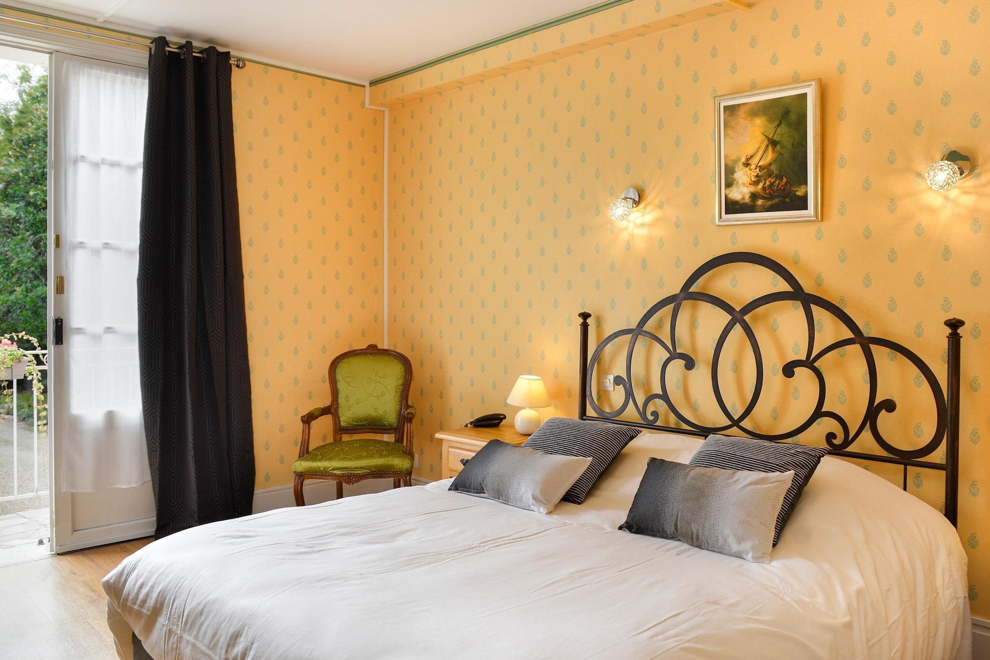 Logis Manoir De La Giraudiere Beaumont-en-Veron Ngoại thất bức ảnh
