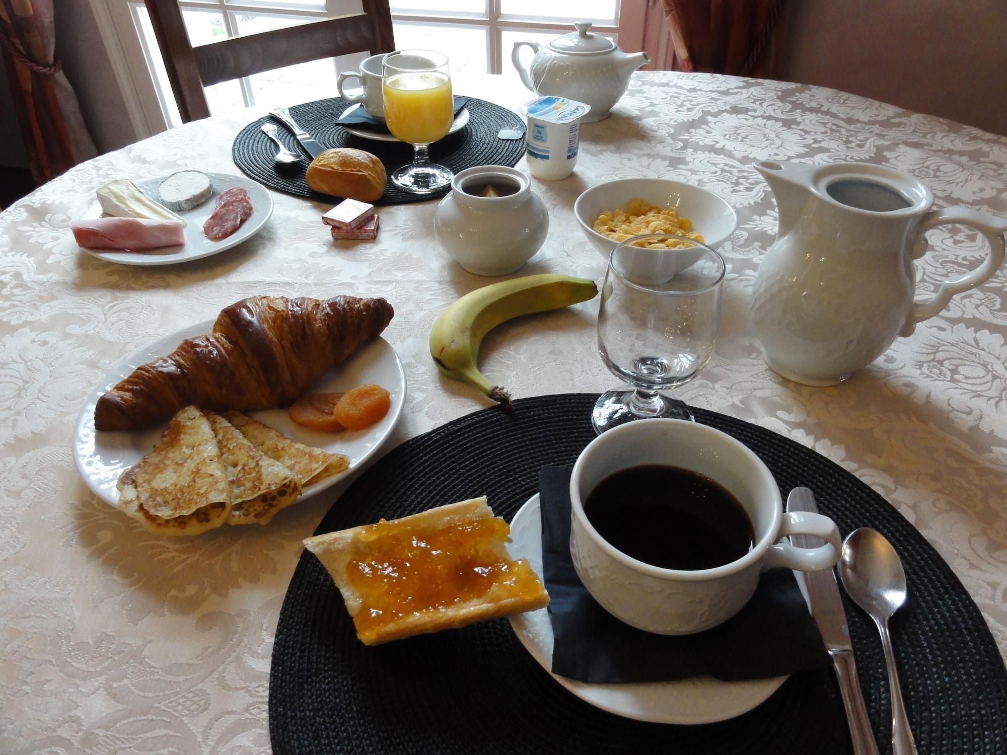 Logis Manoir De La Giraudiere Beaumont-en-Veron Ngoại thất bức ảnh