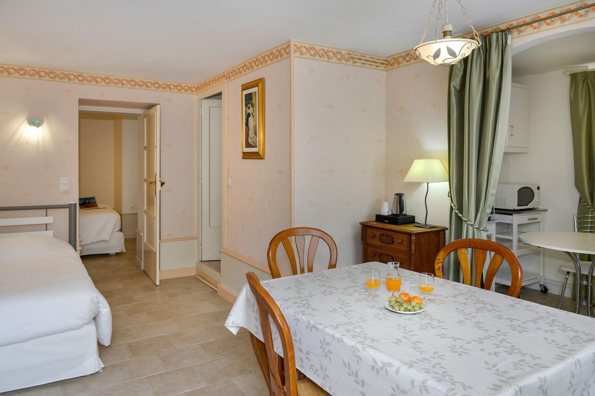 Logis Manoir De La Giraudiere Beaumont-en-Veron Ngoại thất bức ảnh