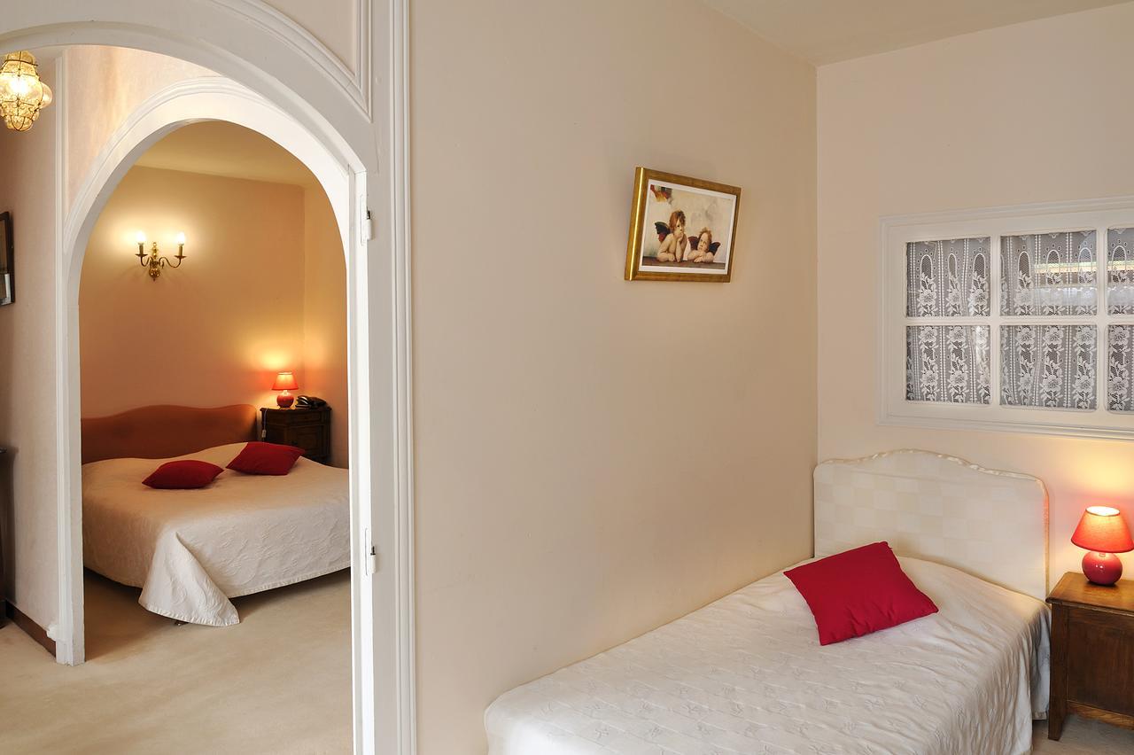 Logis Manoir De La Giraudiere Beaumont-en-Veron Ngoại thất bức ảnh